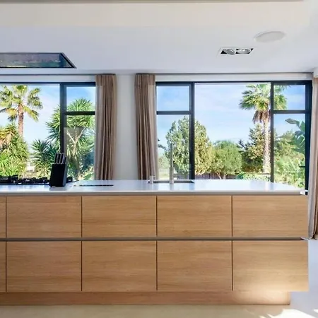 Close To The Sea With Private Pool And Bbq *