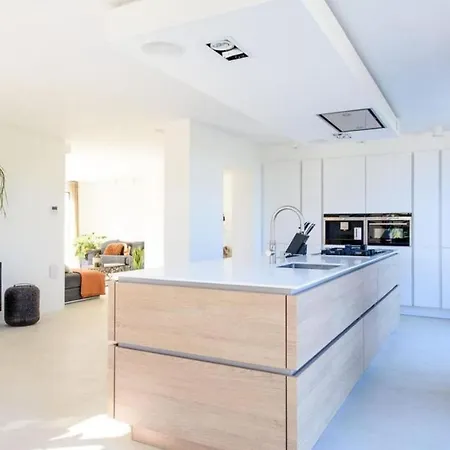בית נופש Close To The Sea With Private Pool And Bbq